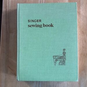 70s Fashion Singer Sewing Hardcover Book 1972 2nd Print 2nd Edition Vintage EUC